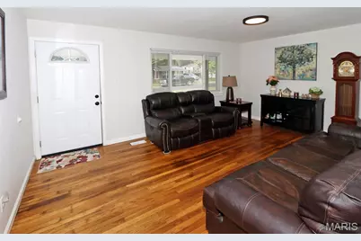 6 Marveline Drive, Saint Charles, MO 63304 - Photo 2