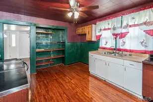951 Switzer Ave, Saint Louis, MO 63147 - Photo 22
