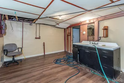 951 Switzer Avenue, Saint Louis, MO 63147 - Photo 34