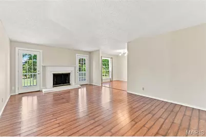 1521 Hedgeford Drive #16, Chesterfield, MO 63017 - Photo 4