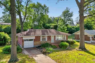 10318 Seaton Dr, Saint Louis, MO 63137 - Photo 2