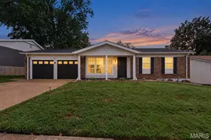 2414 Crestline Dr, Saint Louis, MO 63129 - Photo 1