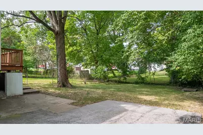 2427 Leslie Avenue, Overland, MO 63114 - Photo 12