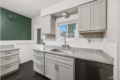 7475 Shaftesbury Avenue, Saint Louis, MO 63130 - Photo 4