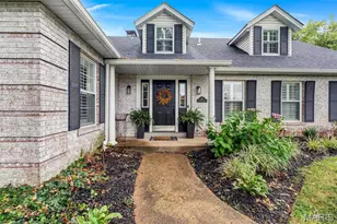 14 Long Meadows Ln, Town and Country, MO 63131 - Photo 2