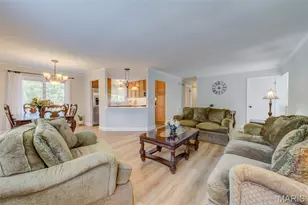 307 Twistedoak Ct, Ballwin, MO 63021 - Photo 8