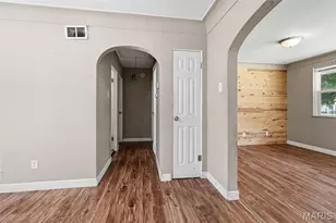 201 Wooster Dr, Saint Louis, MO 63135 - Photo 10