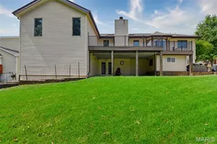 12 Meadow Crest Ct, Saint Charles, MO 63303 - Photo 2