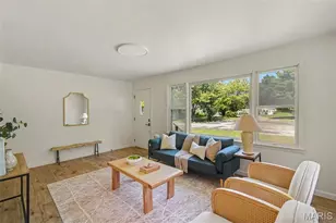 1142 Laire Dr, Saint Louis, MO 63137 - Photo 2