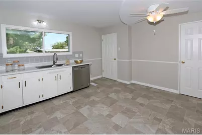 1395 Ensenada Drive, Florissant, MO 63031 - Photo 8
