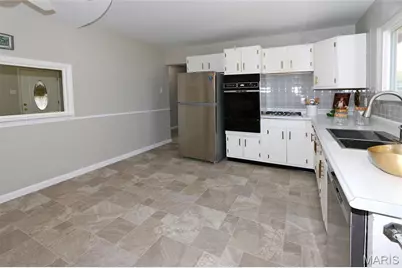 1395 Ensenada Drive, Florissant, MO 63031 - Photo 10
