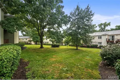9172 Eager Road, Brentwood, MO 63144 - Photo 28