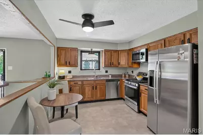 3943 Camelot Estates Court, Saint Louis, MO 63129 - Photo 12