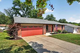 3943 Camelot Estates Ct, Saint Louis, MO 63129 - Photo 4