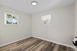 9216 Central Dr, Saint Louis, MO 63114 - Photo 14