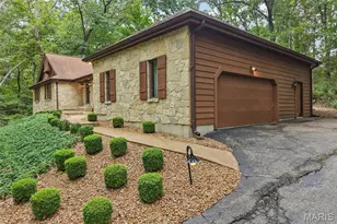 2260 Ridgley Woods Dr, Chesterfield, MO 63005 - Photo 2