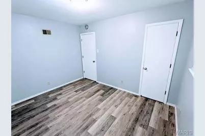 990 Florland Drive, Florissant, MO 63031 - Photo 8