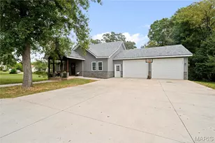 805 N First St, Shelbyville, MO 65565 - Photo 4