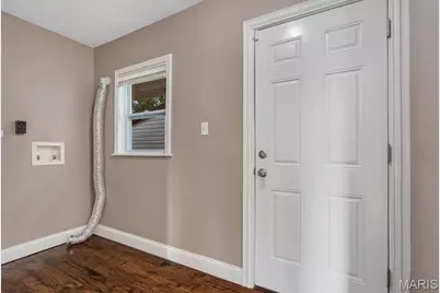 8627 Argyle Avenue, Saint Louis, MO 63114 - Photo 12