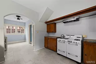 9914 Parkway Dr, Saint Louis, MO 63137 - Photo 8