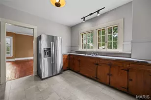 9914 Parkway Dr, Saint Louis, MO 63137 - Photo 10