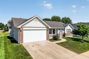 11 Swift Creek Ct, Saint Peters, MO 63376 - Photo 2