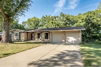 21 San Carlos Drive, Saint Charles, MO 63303 - Photo 1