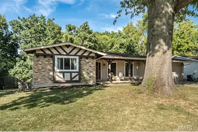 21 San Carlos Drive, Saint Charles, MO 63303 - Photo 2