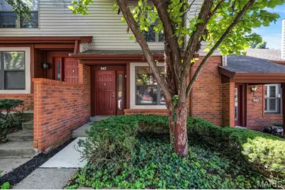 947 Quail Meadows Court #E, Chesterfield, MO 63017 - Photo 2