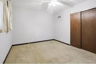 10606 Scotland Drive, Saint Louis, MO 63114 - Photo 8