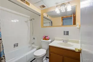 10606 Scotland Dr, Saint Louis, MO 63114 - Photo 16