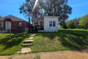 4786 Wren Ave, Saint Louis, MO 63120 - Photo 2