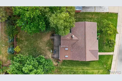8561 Everett Avenue, Saint Louis, MO 63117 - Photo 36