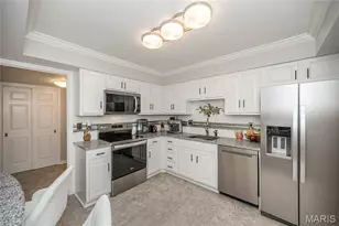 590 Sarah Ln, Saint Louis, MO 63141 - Photo 12