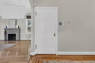 7510 York Dr, Clayton, MO 63105 - Photo 8