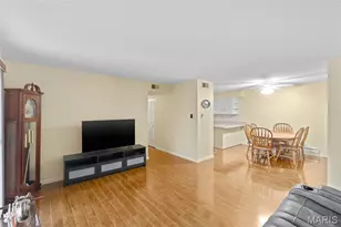 1660 Blue Ridge Dr, Saint Louis, MO 63125 - Photo 4