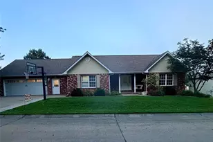 102 Stull Dr, Fenton, MO 63736 - Photo 1