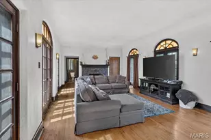 11822 Fairlind Dr, Saint Louis, MO 63127 - Photo 8