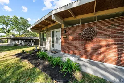 7206 Berkridge Drive, Hazelwood, MO 63042 - Photo 2