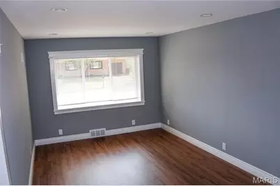 9821 Whitcomb Lane, Affton, MO 63123 - Photo 6