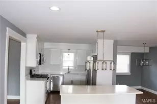 9821 Whitcomb Ln, Affton, MO 63123 - Photo 2