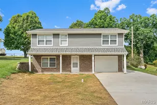 945 Westridge Dr, Pacific, MO 63069 - Photo 1