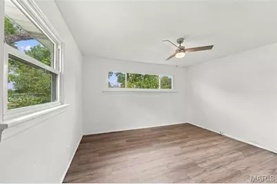 2 Marquette Drive, Florissant, MO 63031 - Photo 16