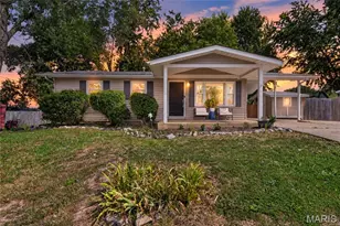 214 Oakridge Ln, Lake Saint Louis, MO 63367 - Photo 2