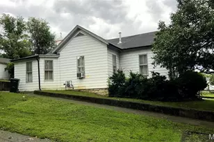 521 N 4th St, Louisiana, MO 63353 - Photo 6