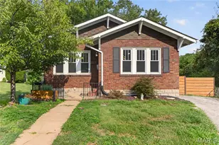 423 Heman Dr, Kirkwood, MO 63122 - Photo 1