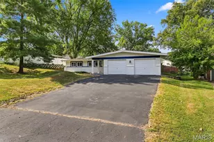 10 Montauk Dr, Unincorporated, MO 63146 - Photo 2