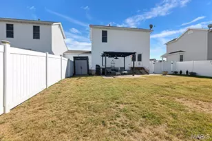 1052 Chesterfield Dr, Wentzville, MO 63385 - Photo 22