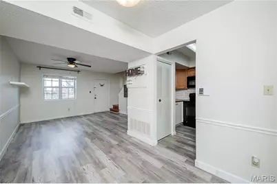 1447 Bobolink Place, Brentwood, MO 63144 - Photo 8