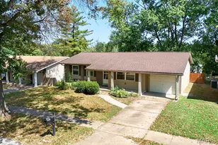 533 Golfwood Dr, Ballwin, MO 63021 - Photo 2